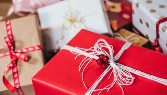 Natale 2021, la “letterina” della GenZ: cosa vorrebbero trovare i ragazzi sotto l’albero? Tech, abbigliamento ma anche cultura