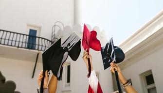 L'uomo con più lauree al mondo ne ha 17 e sta per prendere la diciottesima