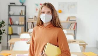 Meno amici, molto Internet e famiglia più povera: l’Istat mostra come i giovani hanno vissuto la pandemia