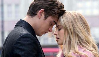 San Valentino 2022, la programmazione Tv e streaming per il giorno degli innamorati