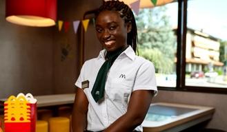 Orari flessibili, contratti stabili e borse di studio: McDonald's assume in tutta Italia