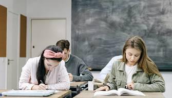 Iscrizioni scuole superiori, alla vigilia del via 1 studente su 4 ancora totalmente indeciso. L’orientamento? Assente o poco efficace