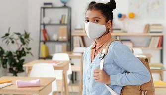 Stop alle mascherine in classe da maggio? 1 su 2 del mondo scuola sarebbe d'accordo. Bianchi: "Lavoriamo per tornare verso la normalità"