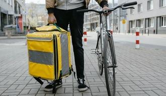 William De Rose, giovane morto mentre faceva consegne: studentessa prepara tesi di laurea sui diritti dei rider