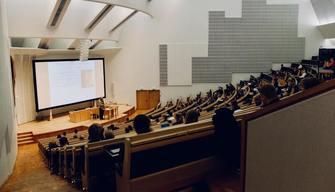 Università, le regole in vigore dal 1° aprile: resta il Green Pass. Obbligo vaccinale per il personale fino a metà giugno