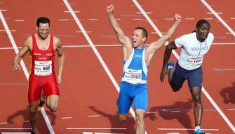 Prof campione sportivo rinuncia ai mondiali per portare i suoi studenti alla Maturità