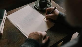 "Non seppellite i ragazzi di inutili compiti delle vacanze": l'appello dell'insegnante ai colleghi