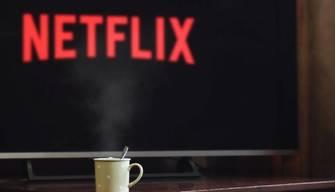 Netflix: cosa sta succedendo e perché gli abbonamenti potrebbero costare meno