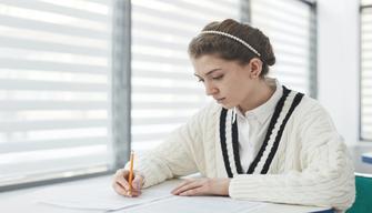 Maturità 2022: “Tienilo acceso” la traccia più scelta, Pascoli invece la meno svolta