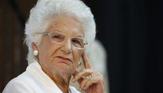 Viaggi della Memoria, Liliana Segre: “Ad Auschwitz non si fa la gita, si va in silenzio e a testa bassa”