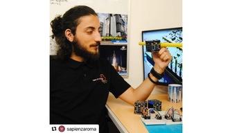 Chi è Davide, lo studente che a 23 anni ha costruito un satellite per Elon Musk