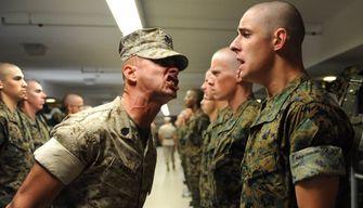 Perché si parla del ritorno della leva obbligatoria in Italia?