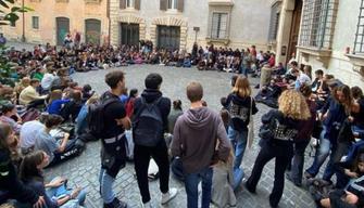 Studenti del Virgilio di Roma in assemblea parlano di fascismo: intervengono i Carabinieri