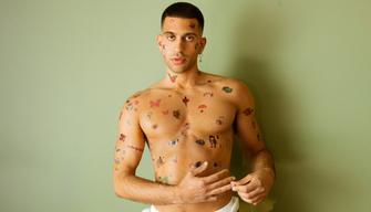 Oggi Mahmood compie 30 anni: le curiosità da sapere su di lui