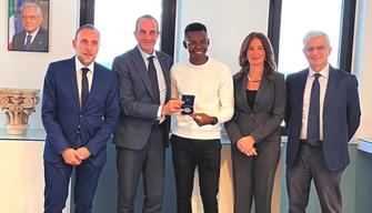 Winner si laurea in ingegneria informatica con 110 e lode: era fuggito dalla guerra in Nigeria