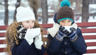 C'è troppo freddo a scuola, i genitori riportano figli a casa: “Non si può stare a scuola con piumini e guanti”