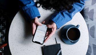 Stop alle mail e a WhatsApp sabato e domenica per i docenti. Il preside: "Non vanno disturbati"