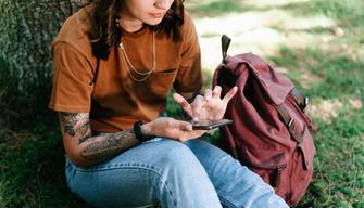 Smartphone agli adolescenti solo se ottengono la "patente": può essere ritirata a chi si comporta male. L'iniziativa nelle scuole
