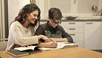 Per i docenti gli alunni maschi e ricchi sono più dotati: la ricerca scientifica