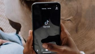 TikTok, d'ora in poi i minorenni potranno usarlo al massimo per 60 minuti