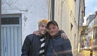 Il rapper Gionny Scandal ritrova i genitori biologici dopo 30 anni. Aveva perso quelli adottivi da bambino