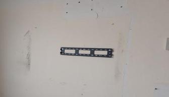 Furti a scuola, lo sfogo dello studente: "Prima quasi tutti i computer e le casse, ora la LIM. Situazione vergognosa"