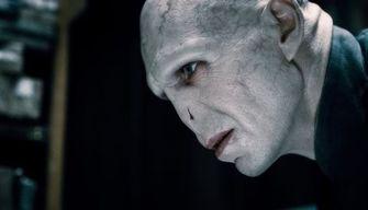 Come sarebbe la Maturità secondo Lord Voldemort: “Copiate, fatevi i bigliettini. Ma non ascoltate i miei consigli”