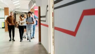 "Tra 10 anni, più di 1 milione di alunni in meno": Valditara lancia l'allarme