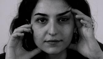 Teresa Fraioli, scrittrice under 25 che esorta i suoi coetanei a "scrivere di quello che prude, quello di cui ci si vergogna"
