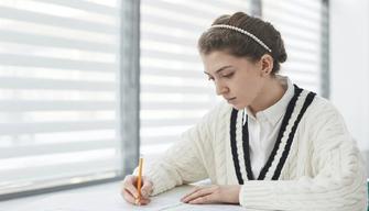 Maturità 2023, la traccia del testo argomentativo su Oriana Fallaci spiegata dal tutor Skuola.net