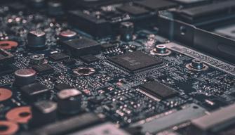 Informatica e telecomunicazioni: la seconda prova maturità 2023 di informatica commentata dai tutor