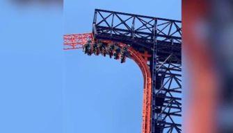 In Cina si bloccano le montagne russe: a testa in giù per 30 minuti