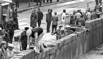 Il 13 agosto 1961 iniziò la costruzione del Muro di Berlino