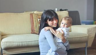 Maturità 2023, Lea fa gli esami con il figlio di 10 mesi: dopo andrà all'estero