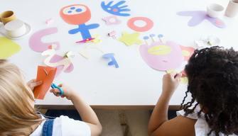 Bimbe di 6 anni fuggono da scuola per andare a trovare la nonna