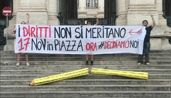 Primo giorno di scuola, studenti sotto al Ministero: "Il 20 ottobre e il 17 novembre scenderemo in piazza"