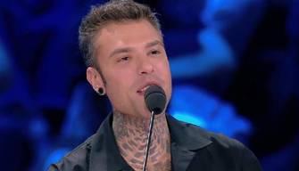 Fedez direttore artistico di Sanremo 2025? Tutto uno scherzo di Fiorello