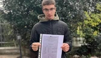 Francesco ammesso al quarto anno va a scuola e scopre che la sua classe non esiste