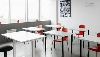 Pene più severe per violenza contro i docenti, fino a 7 anni di reclusione: c'è l'ok della Camera