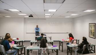 Scuola, corsi serali per adulti nel mirino del Codacons: "Troppe irregolarità"