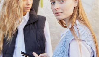 Assorbenti gratis nei bagni a scuola, l'iniziativa degli studenti del liceo