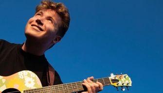 Che scuola ha fatto Alfa, tra i big di Sanremo 2024: "Non ho passato il test di Medicina, mi sono iscritto a Economia ma poi ho mollato per la musica"