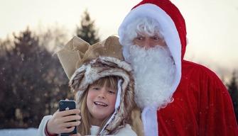 Maestra svela agli alunni delle elementari che Babbo Natale non esiste: scoppia la bufera