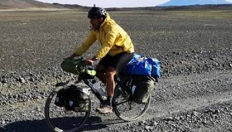 Ingegnere di 27 anni fa 40mila chilometri in bicicletta dalla Patagonia all'Alaska