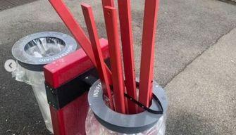 Università, distruggono la panchina rossa contro la violenza sulle donne: "Pretendiamo ascolto, non panchine"