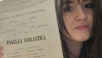 Trova pagelle degli anni '40 in un vecchio armadio usato, Francesca cerca la proprietaria