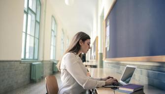 Le date delle iscrizioni a scuola 2024 e il termine da rispettare