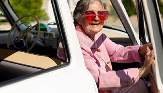 Signora di 103 anni fermata senza patente in piena notte: andava a trovare gli amici