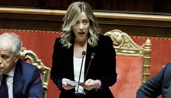 Lo studente che ha fatto il gesto della pistola contro Giorgia Meloni, cosa è successo