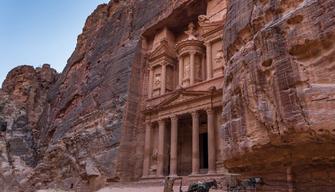 Gita scolastica, studente trova reperto archeologico romano durante il pranzo al sacco